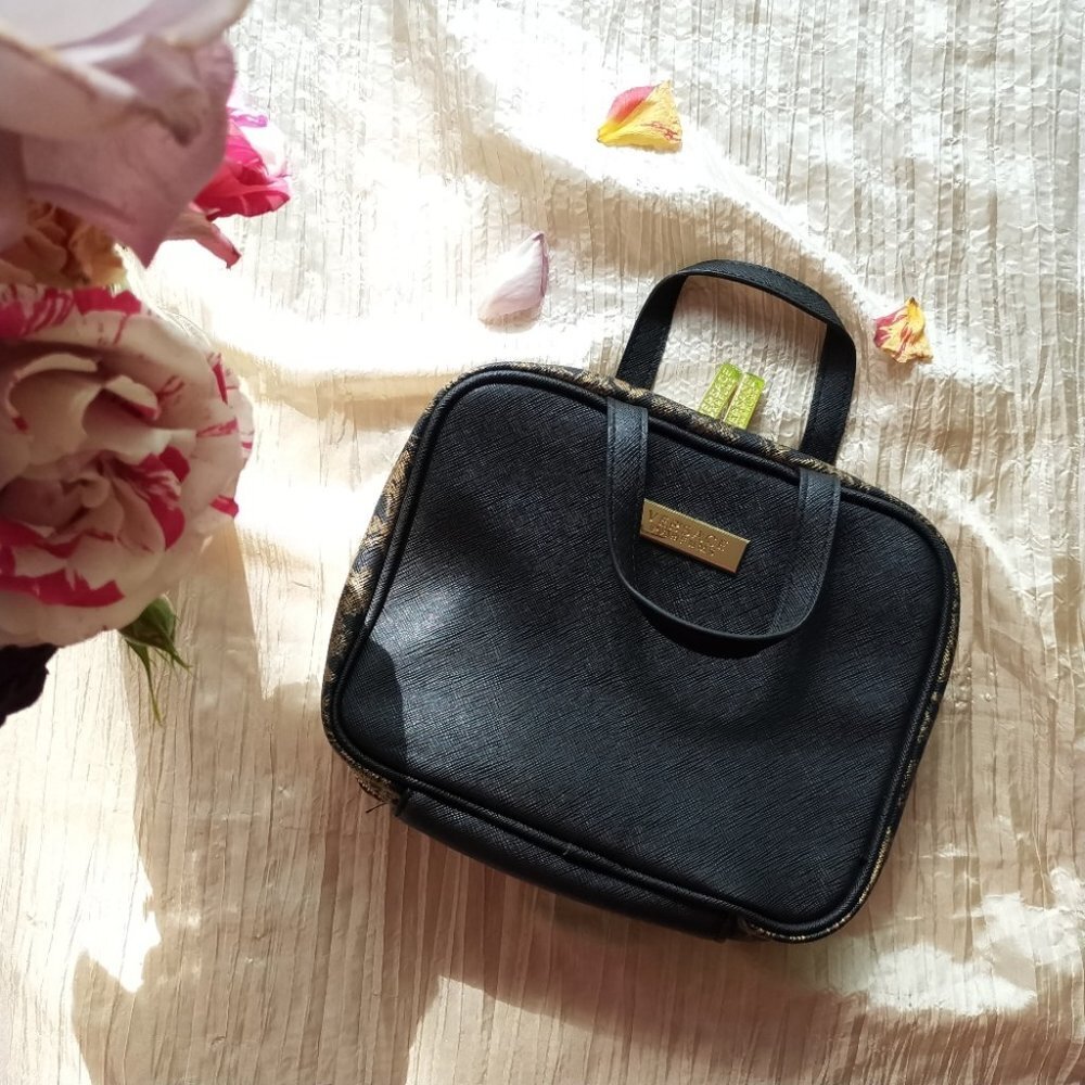 Versace parfums cosmetic bag with makeup storage zipper baroque